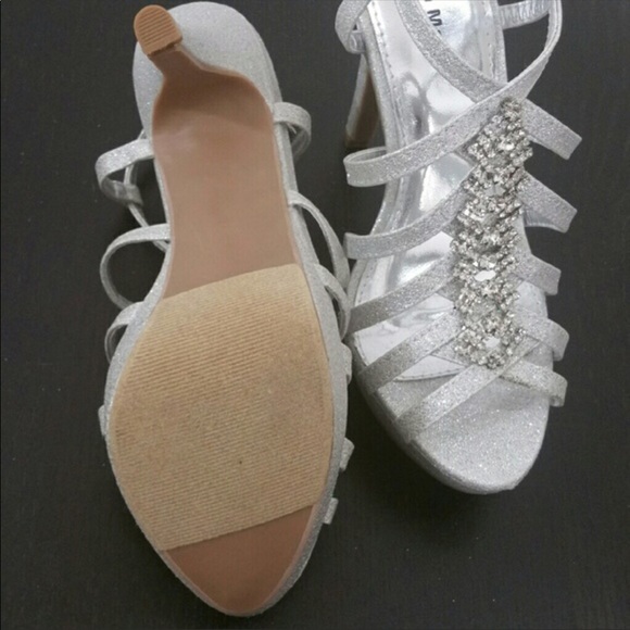 New Silver Rhinestone formal prom heels 5.5 - Picture 4 of 4
